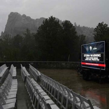 Trump to kick off independence celebrations as heatwave grips US