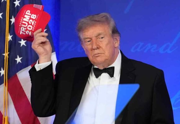 Trump turns media dinner into cringe-inducing roast of his enemies